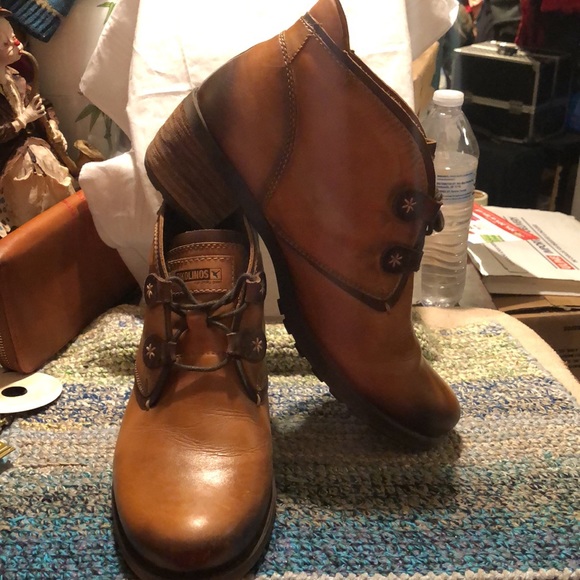 Pikolinos Women Brown Leather Ankle Boots - Picture 2 of 3